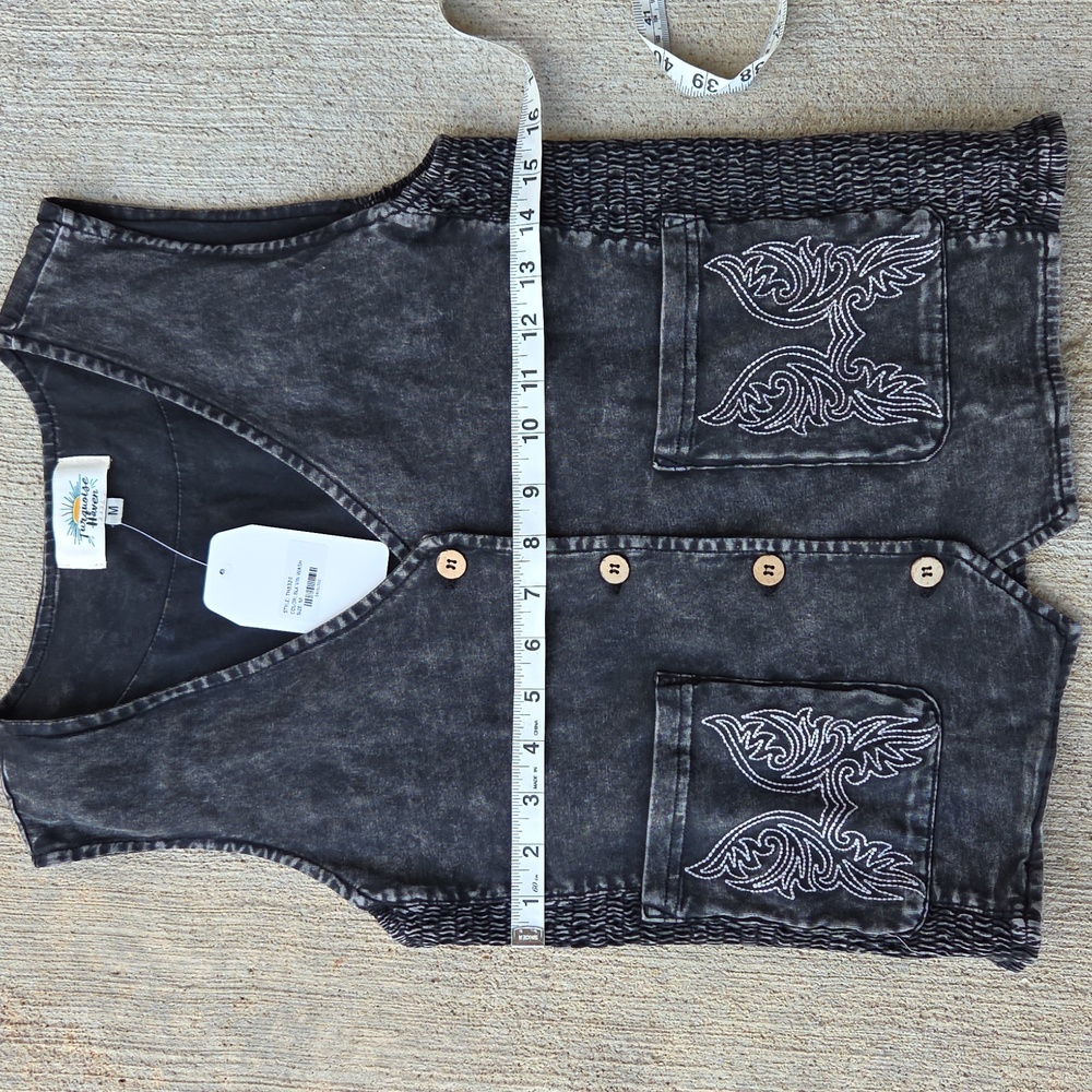 TURQUOISE HAVEN Demin Vest with Embroidered Pockets Size M NWT - Picture 4 of 7